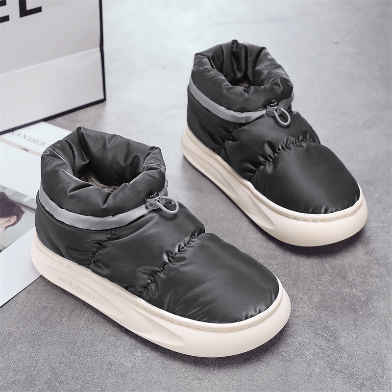 Botas de nieve para hombres 2024 botas antideslizantes cálidas y de terciopelo para parejas zapatos de pan engrosados en el noreste zapatos de algodón moda femenina