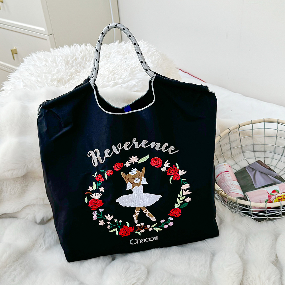 厳選ネット赤同項日系ボールチェーン刺繍レジ袋女性ファッション小衆大容量シングルバッグ潮