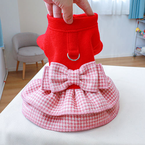 Pet clothing factory direct supply: Autumn/Winter new arrivals—warm little dog and cat outfits in vibrant red and coffee-colored herringbone tweed chest-wrap skirts