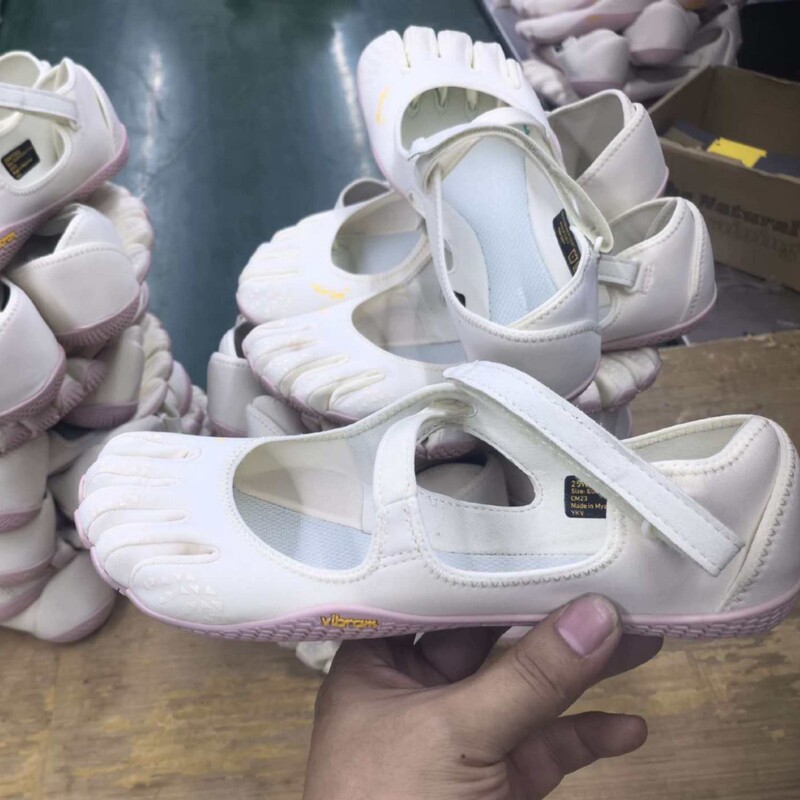 Jennie's Same Style Five-Toe Shoes for Women, Dance Yoga Pilates Soft-Soled Split-Toe Shoes, Wear-Resistant Non-Slip Fitness Shoes Jennie's Same Style Five-Toe Shoes for Women, Dance Yoga Pilates Soft-Soled Split-Toe Shoes, Wear-Resistant Non-Slip Fitness Shoes