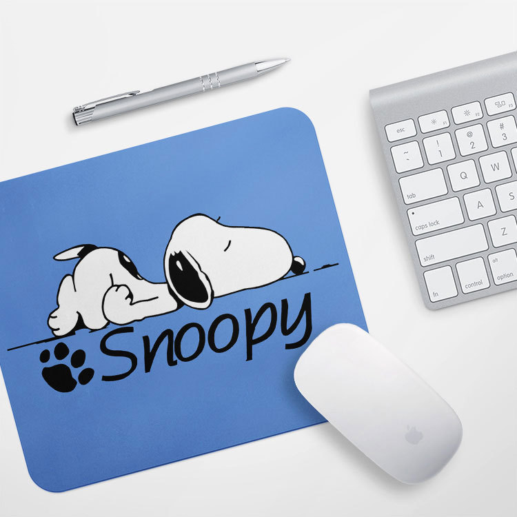 Dibujos animados Snoopy creativo escritorio pad alfombrilla de ratón engrosada antideslizante almohadilla de escritorio de oficina almohadilla de muñeca de tamaño pequeño