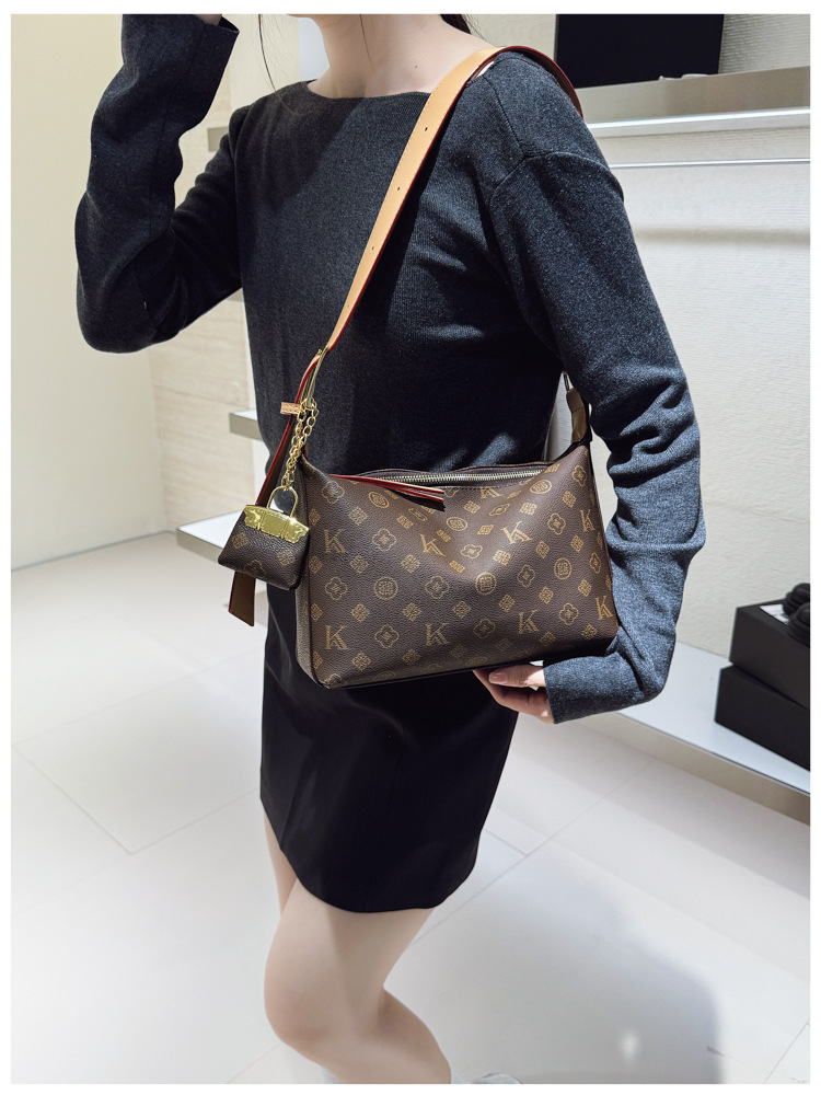 Einzigartige Vintage Elegante Luxus-Designer Wickeltasche für Frauen Große Kapazität Pendler-Tragetasche Modische Damen Einzelschultertasche – Detail 7