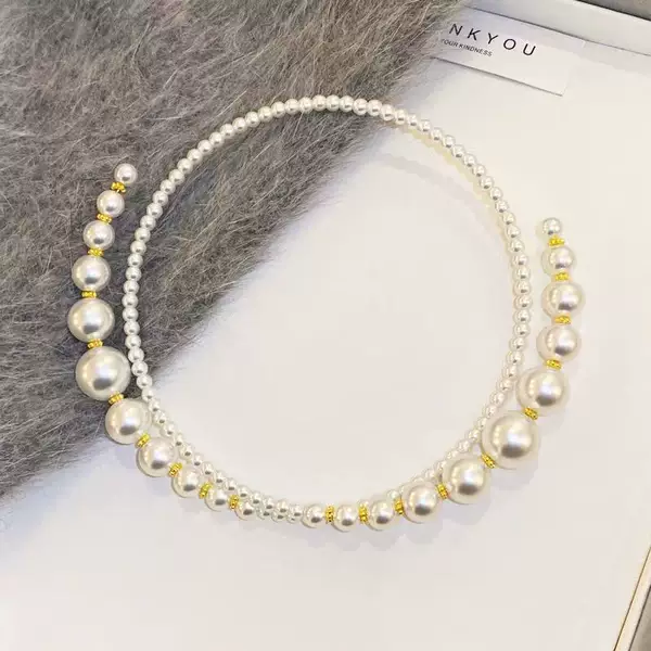 European and American Style Large and Small Imitation Pearl Beaded Cross Choker Necklace, Vintage Simple Elegant High-End Necklace, Light Luxury for Women
