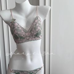 含蓄且炽热;法式复古刺绣蕾丝三角杯内衣女交叉美背显胸小文胸罩