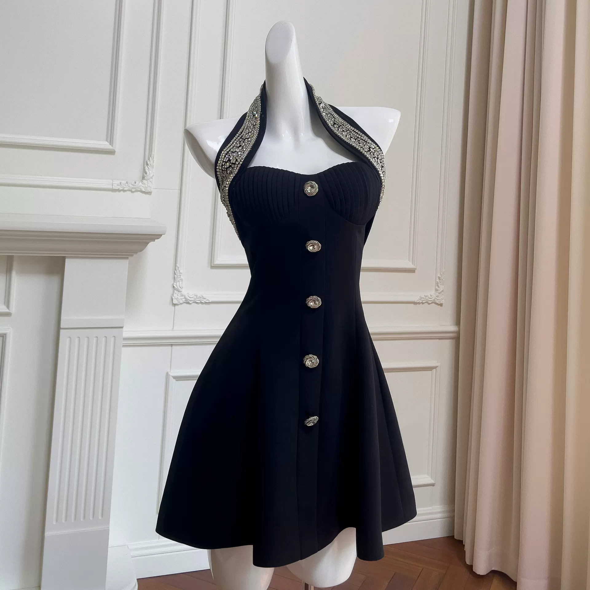 【订货款】新款重工钉珠钉钻气质优雅挂脖设计感连衣裙68788