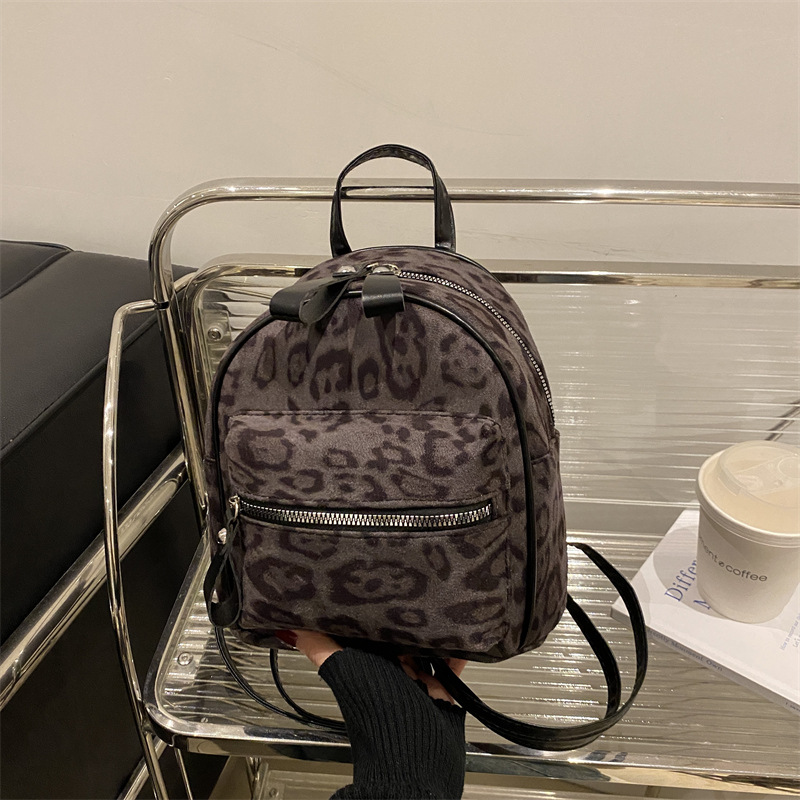 Otoño y invierno super caliente nicho leopardo mochila de mujer 2024 nueva mochila universal exquisita mini mochila