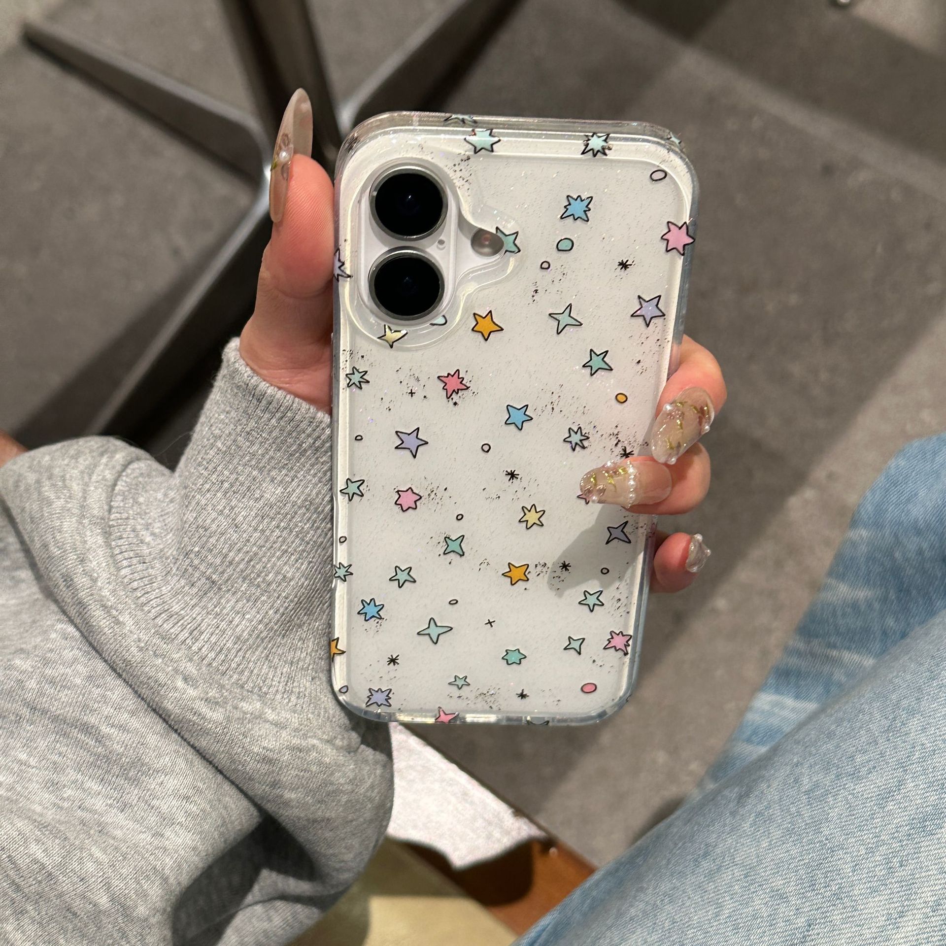 Pequeñas estrellas de colores frescas y simples para Apple 15Pro/16Pro funda para teléfono 14/13 cadena 16ProMax