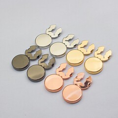 アクセサリーのシャツのネクタイのセットのカフスの光沢のある面のカバーのカフスのボタンの銅の材料のロゴのカフスのメーカーの卸売り