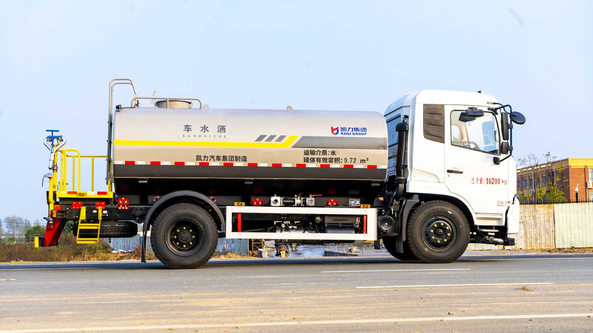 Dongfeng Tianjin Sprinkler Truck Municipal Sanitation Bidding Special Vehicle National Vi 12 Cubic Meter Sprinkler Truck Water Spraying Manufacturer