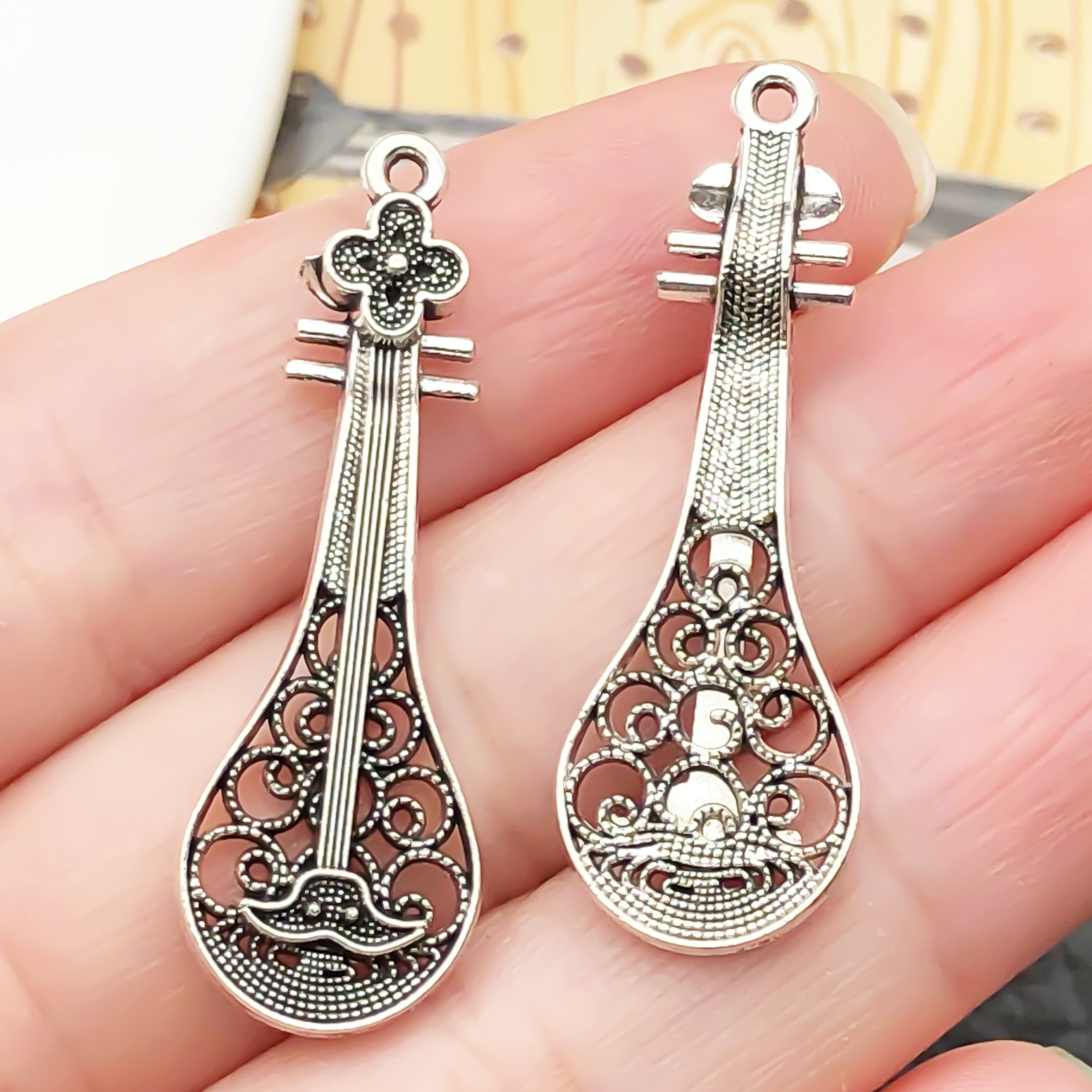 22278-M-古银锌合金音乐乐器琵琶36x12mm-1.4
