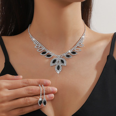 Cross-border source hot-selling in Europe and America, full of diamonds, red crystal necklace and earrings set two-piece set for formal wear and banquet accessories 