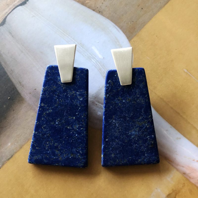 Nihaojewelry Vintage Lapis Lazuli Carved Pattern Earrings Brooch Wholesale Jewelry display picture 14