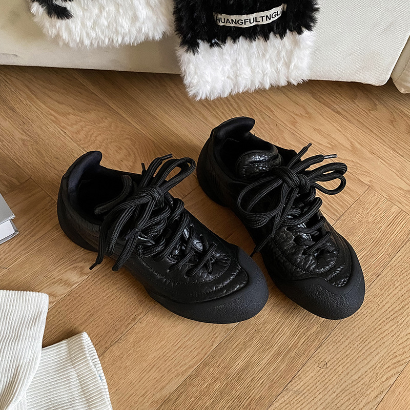 Chao Bunan ~ zapatos blancos con suela gruesa de lazos pareja de zapatos de entrenamiento 24 otoño y invierno zapatos de piel agrietados Flexion