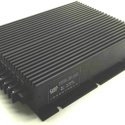 經濟型全密封18-36V寬壓輸入隔離24V輸出400W車載直流轉換電源模