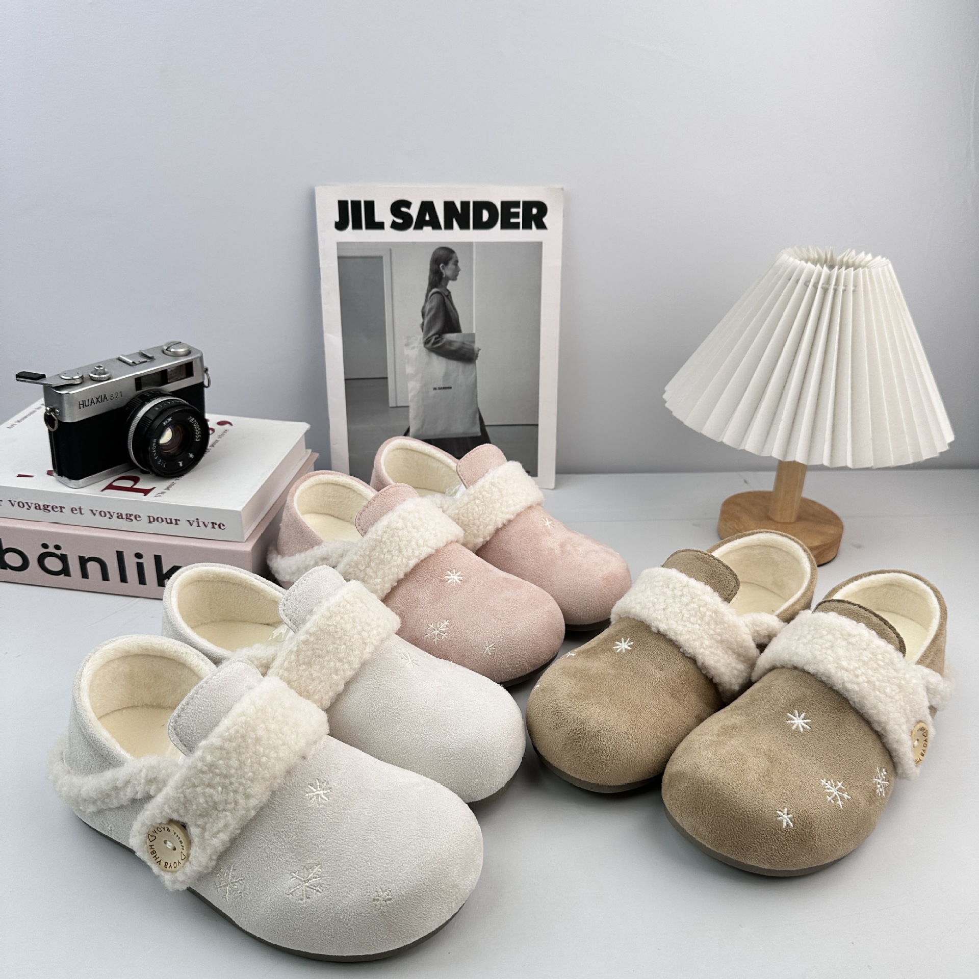 Farwave todo incluido botones de botón de fondo suave para mujeres 2025 invierno nuevo terciopelo calentamiento retro zapatos de algodón hebilla