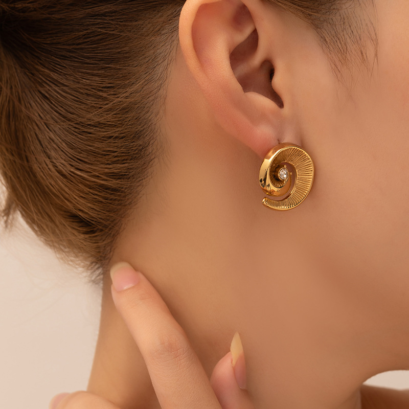 12g Weight 0.03µm Gold Plating Thickness Electroplated Gold Plating Process 201 Stainless Steel Ear Needle Material Golden Plated Plating Material Stone-Free Inlay Material Ear Studs Classification 1 Pair Quantity Daily Occasion 201 Stainless Steel Material Heart Shape, Flower, Spiral Pattern Women's Gender Elegant Style Plating Craft Heart Shape Flower Spiral Titanium Steel Elegant Waterproof Non Tarnish Surgical Steel Ear Studs 9