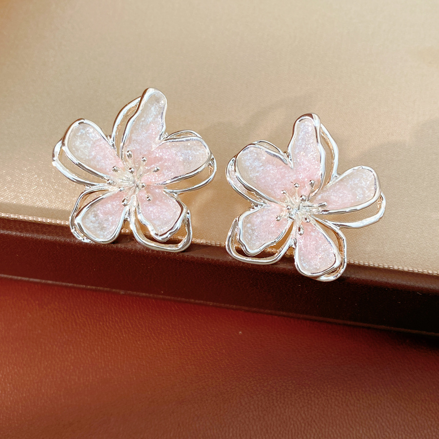 Aguja de plata dopamina color goteo de aceite flor pernos de orejas temperamento dulce pequeño pendientes claros ligeros de lujo alta sensación de orejas para mujeres