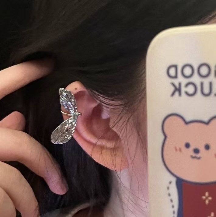 リボンイヤーカフ、ノンホールピアス、イヤーバックル、新しいニッチデザイン、クールスタイル、万能イヤリング、スーパーフェアリージュエリー|undefined