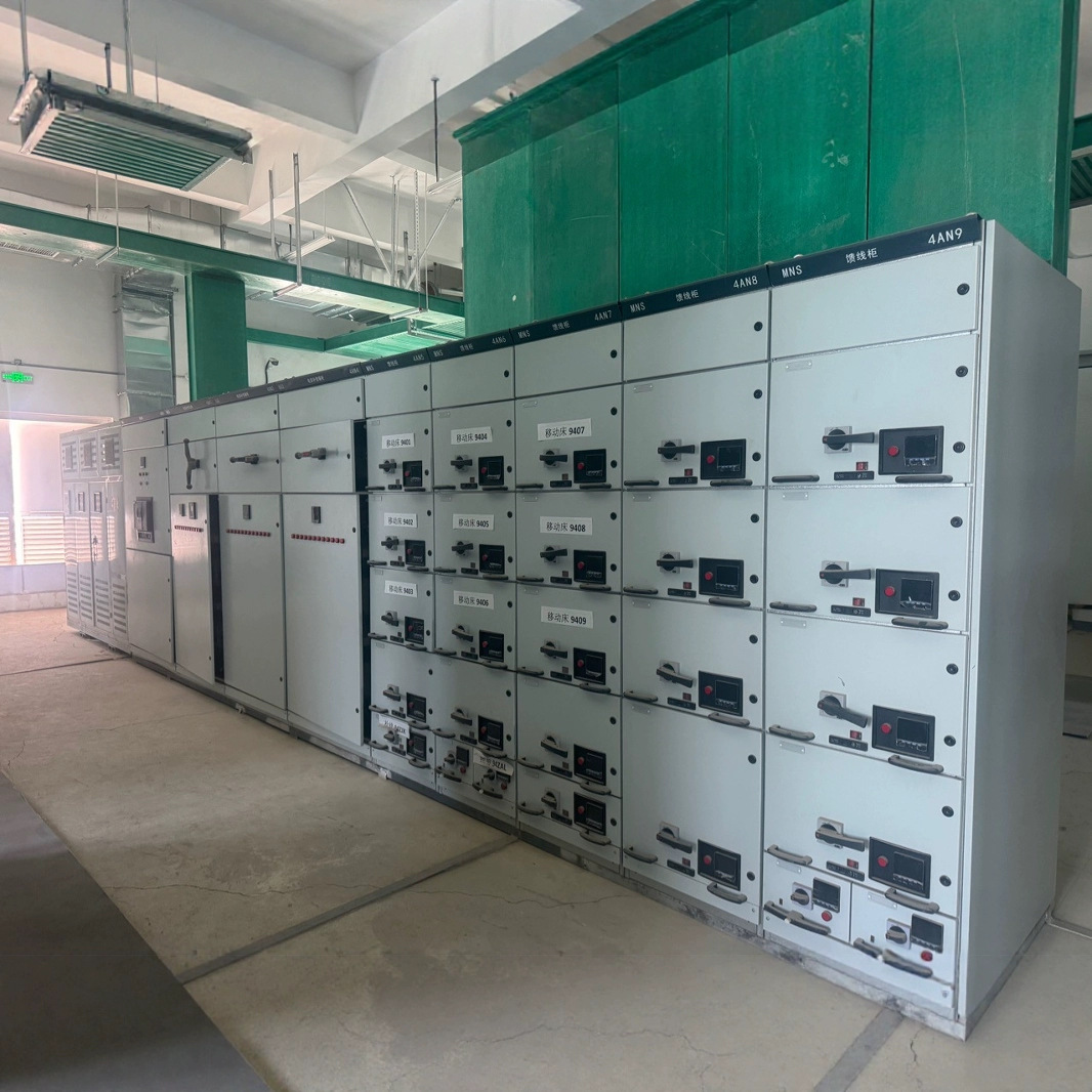 低价出售中电电器3150KVA干式铜芯变压器，价格可谈！有两台可售