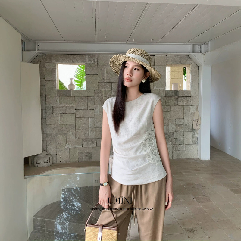 U+Mini Thirteen Lines Unana New Product F3355 Niche Heavy-Duty Lace Trim Sleeveless Slimming Shirt