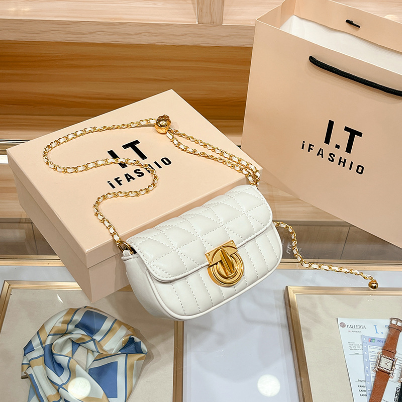 Baobao Fragrant Wind Donna 2023 Estate Nuova catena a tracolla Lingge di alta qualità Texture piccola borsa_voghion.com