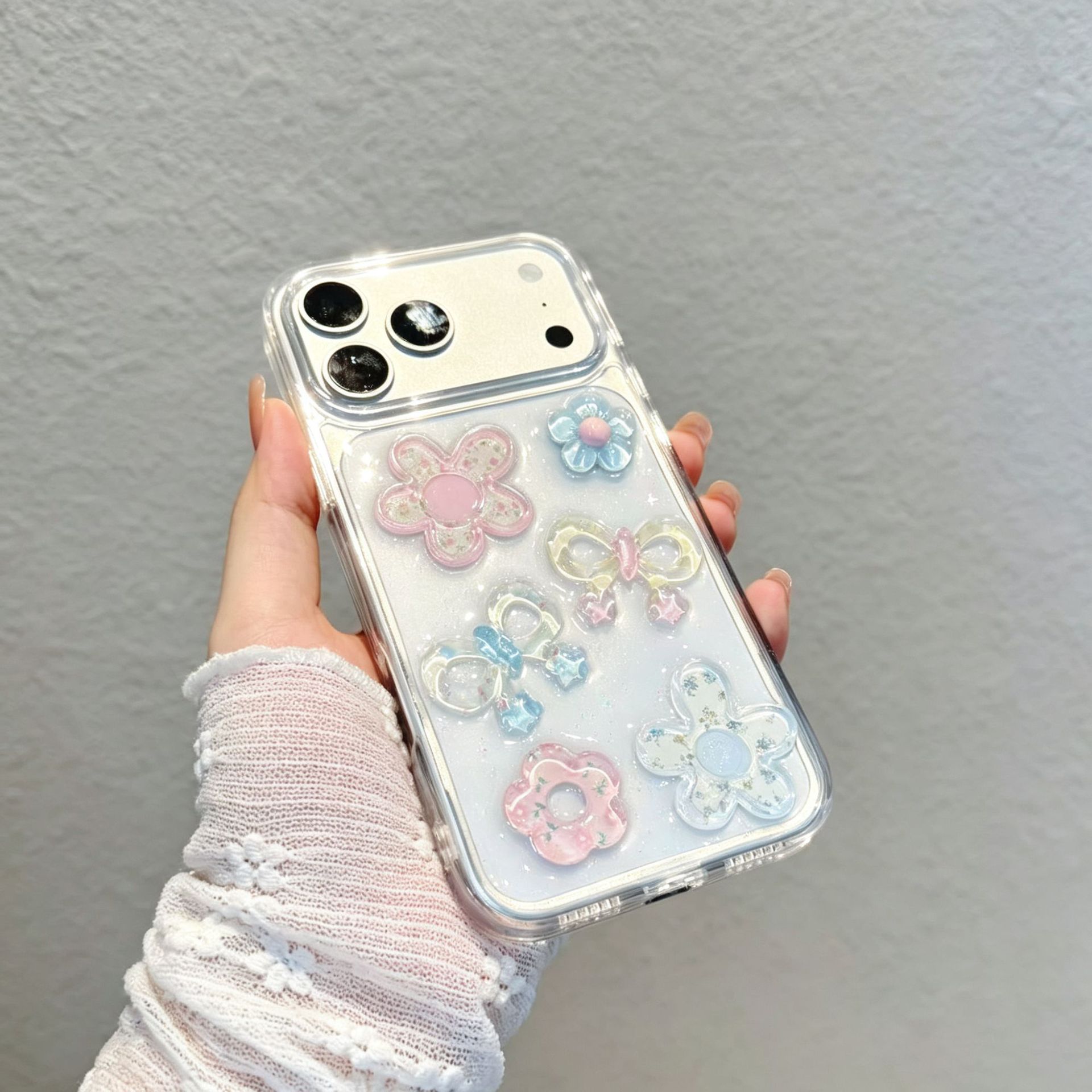 适用苹果18promax手机壳iphone17pro滴胶花朵蝴蝶结16新款15全包X