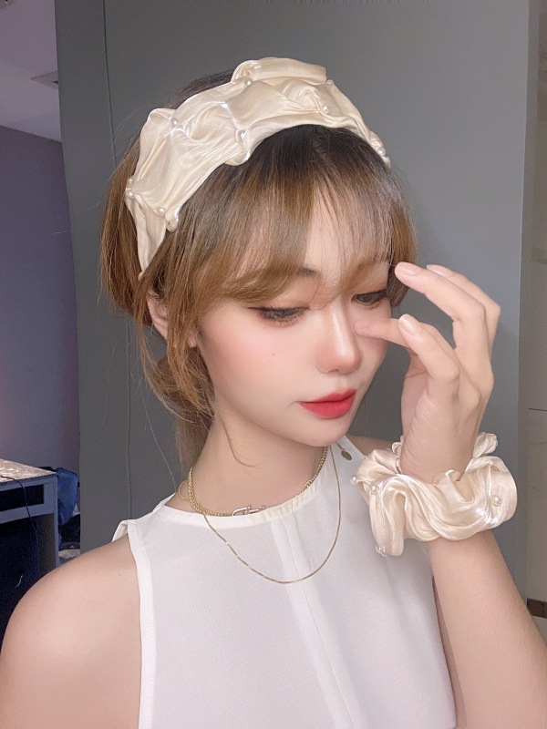 Korean Jewelry Pearl Satin Folds Hairband 2021 New Hair Scrunchies display picture 1