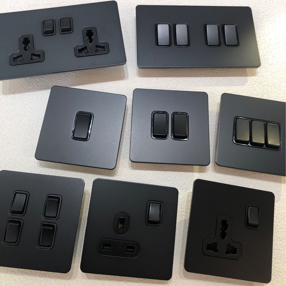 86暗装金属按键开关插座不锈钢面板磨砂黑色英标工业极简出口13A