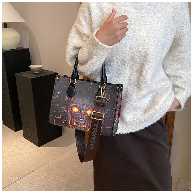 All Seasons Season Halloween Women's Large Pu Leather Skull Streetwear Square Zipper Tote Bag