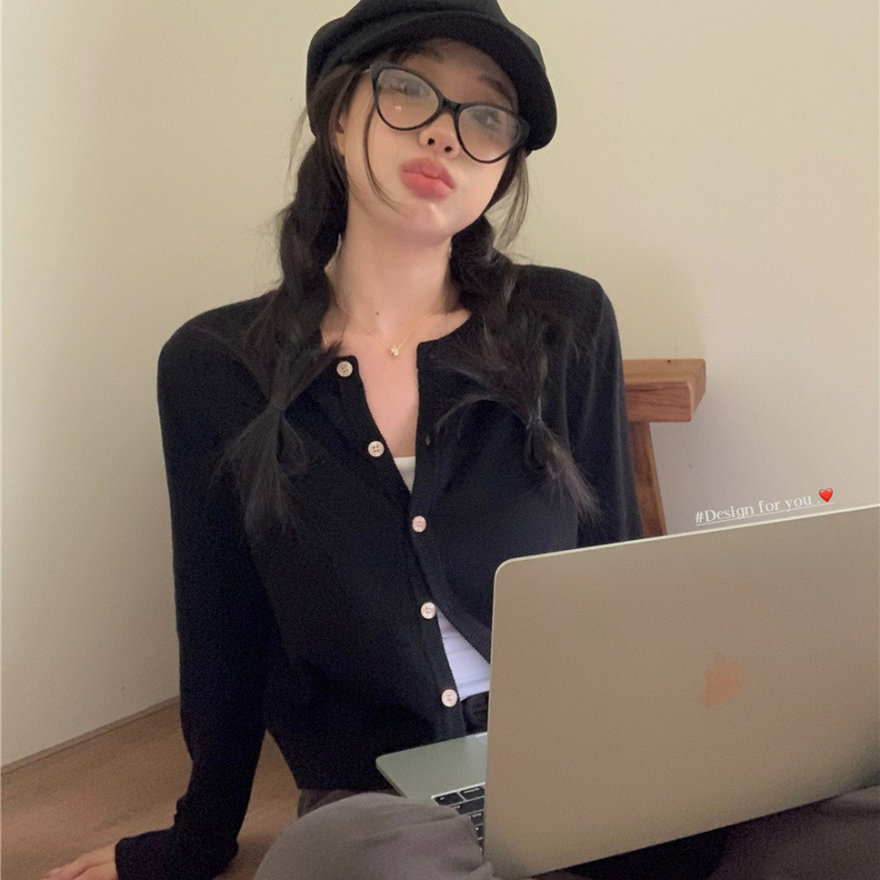 轻奢小香风针织开衫毛衣女2025春季新款黑色纯欲修身显瘦长袖上衣
