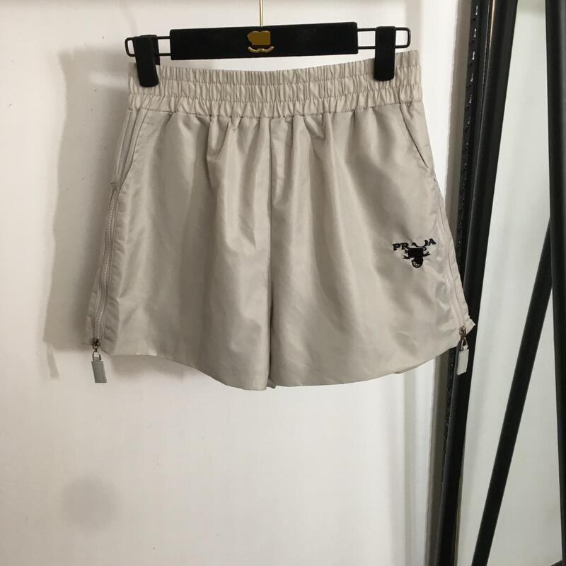 新しいスーツ、メタルトライアングルロゴ装飾ロゴ刺繍長袖フード付きジッパートレンチコートジャケット+ショートパンツ|undefined