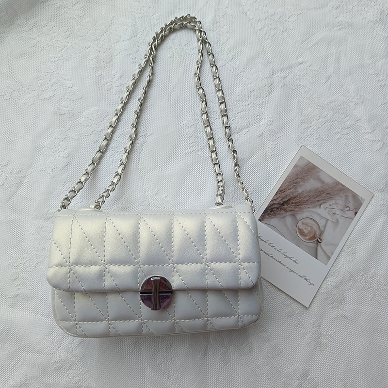2026 Xiaohongshu Style Niche High-End Chain Women's Bag, Quilted Shoulder Crossbody Bag, Commuter Underarm Small Square Bag