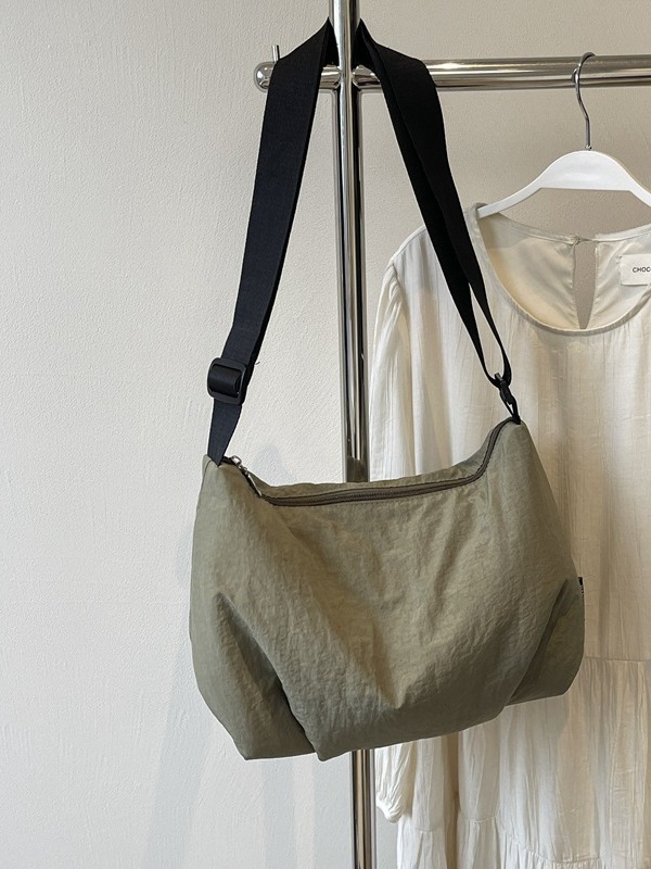 Summer universal shoulder bag for leisure for men and women