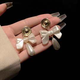 法式复古蝴蝶结水滴珍珠耳钉女时尚精致百搭高级感几何耳环耳饰品