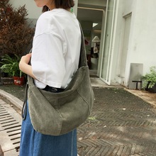 大容量女学生韩版斜挎包ins包包新款托特包睿营学院风腋下饺子包