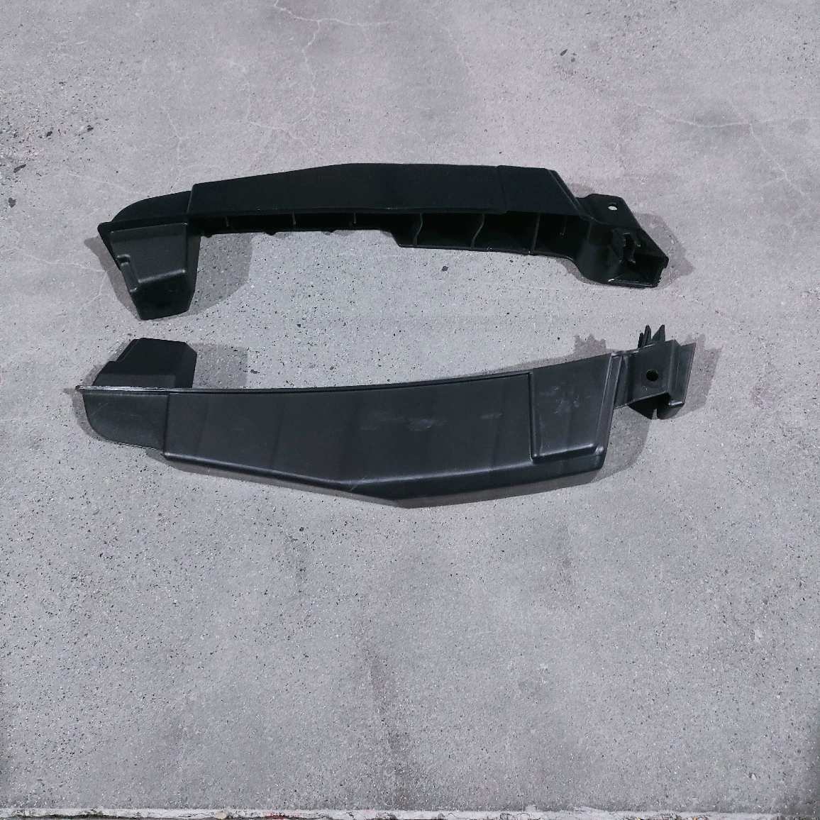 Продукт подходит для крышки бампера Palmela L OE Код: 97050555301