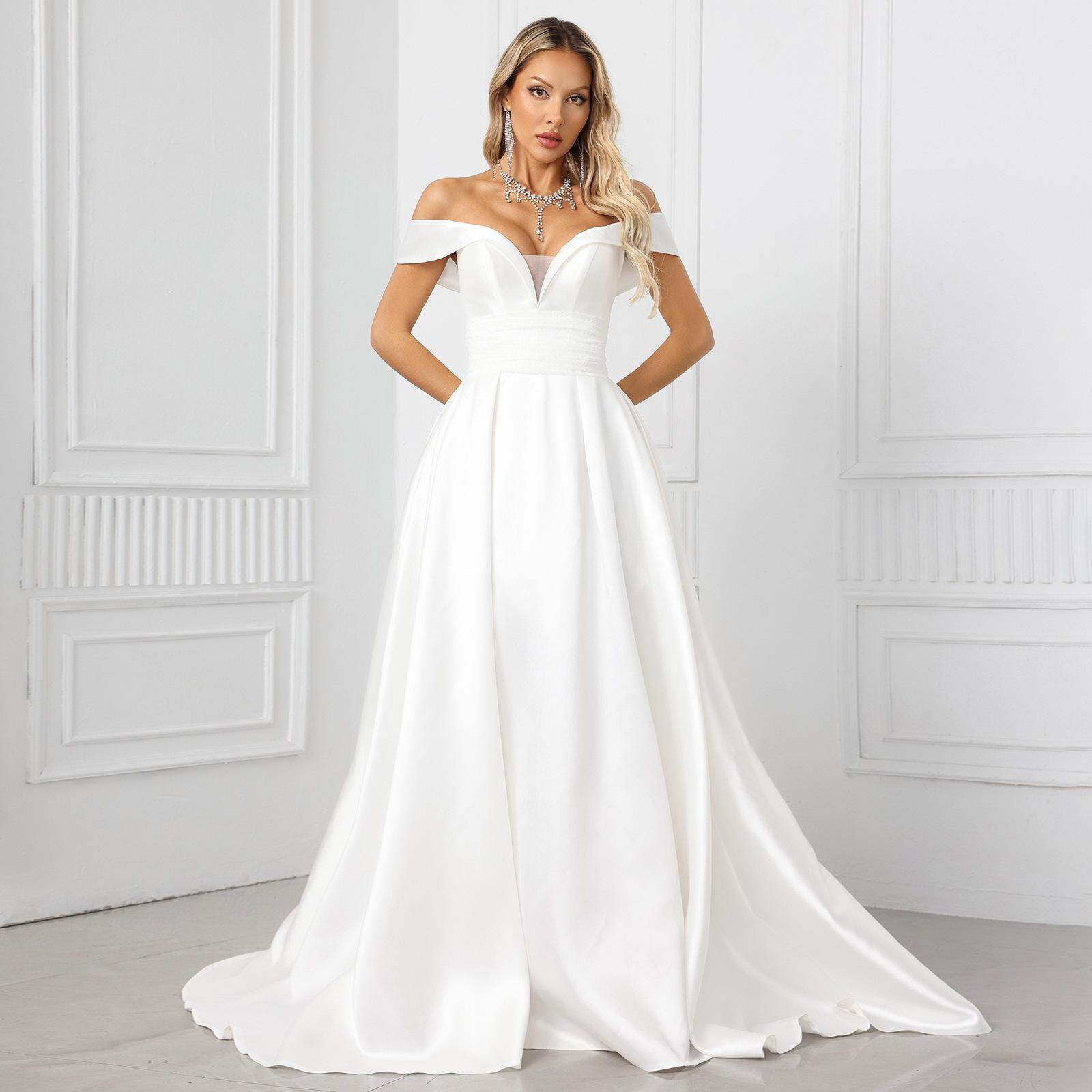 Un vestido de novia de hombro 2026 nuevo vestido de novia pequeño estilo retrógrado satén francés simple vestido de novia