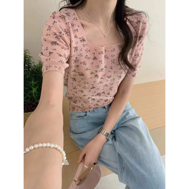 Korean-Style Ladylike Square-Neck Short-Sleeve Floral Top, New Spring/Summer Simple Versatile Slim-Fit Knit Shirt for Women