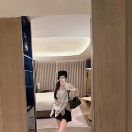 2026夏女装新款时尚休闲洋气十字架印花格子宽松长袖防晒衬衫上衣