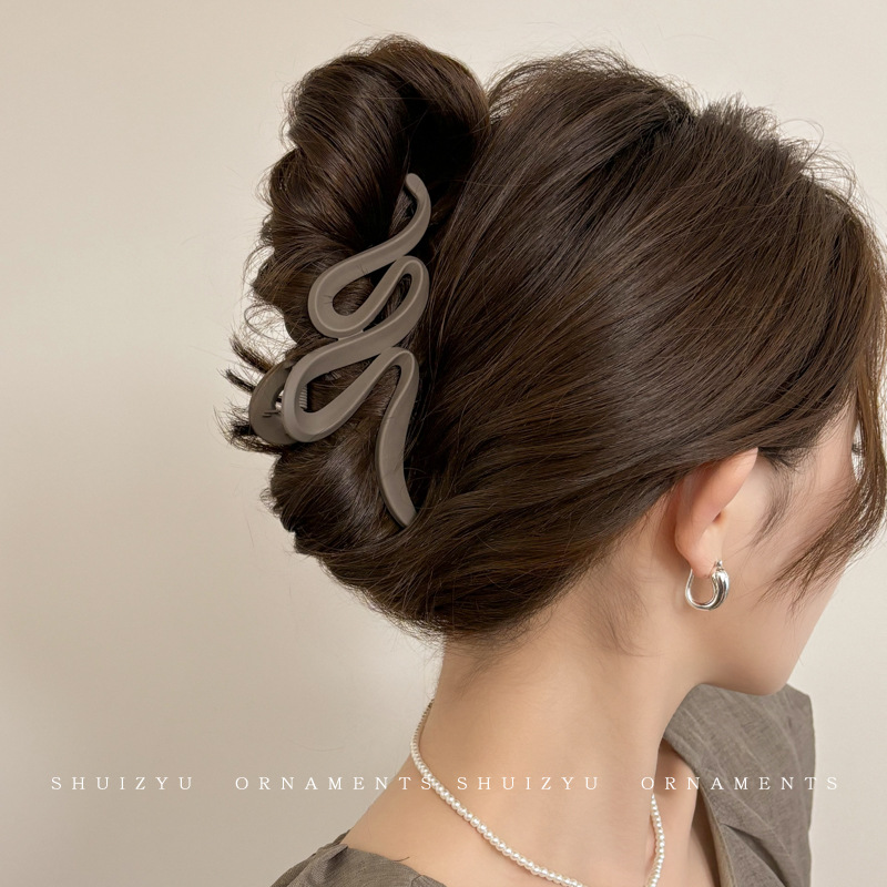 Clip de dibujos animados lindos y interesantes para mujeres 2025 nuevo estilo de alto nivel de tiburón clip de cabello clip de cabello de cabeza