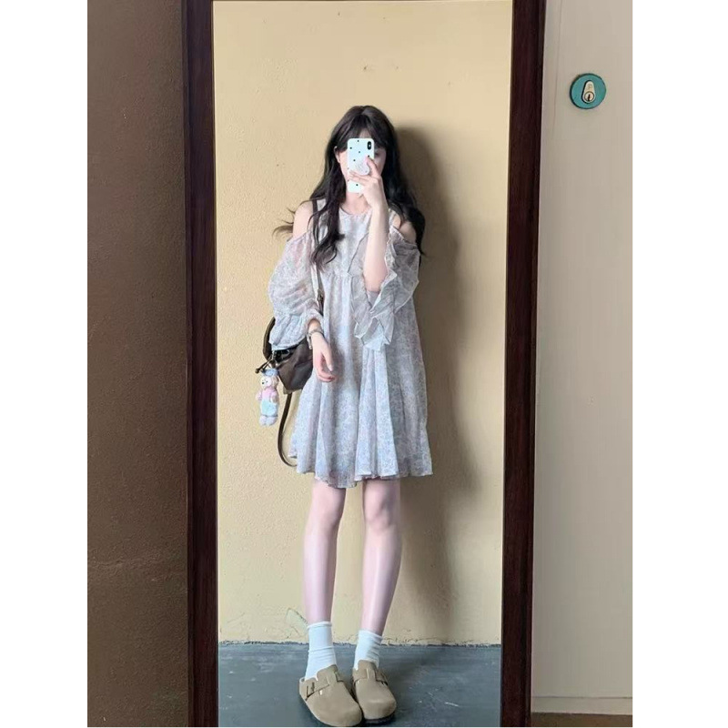 Design autumn dress, cute mini-skirt, floral print, french style, loose fit, fitted, for teenagers