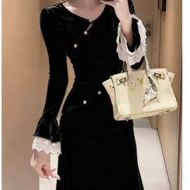 粉色小香风丝绒连衣裙女2026新款今年流行早秋修身显瘦旗袍裙