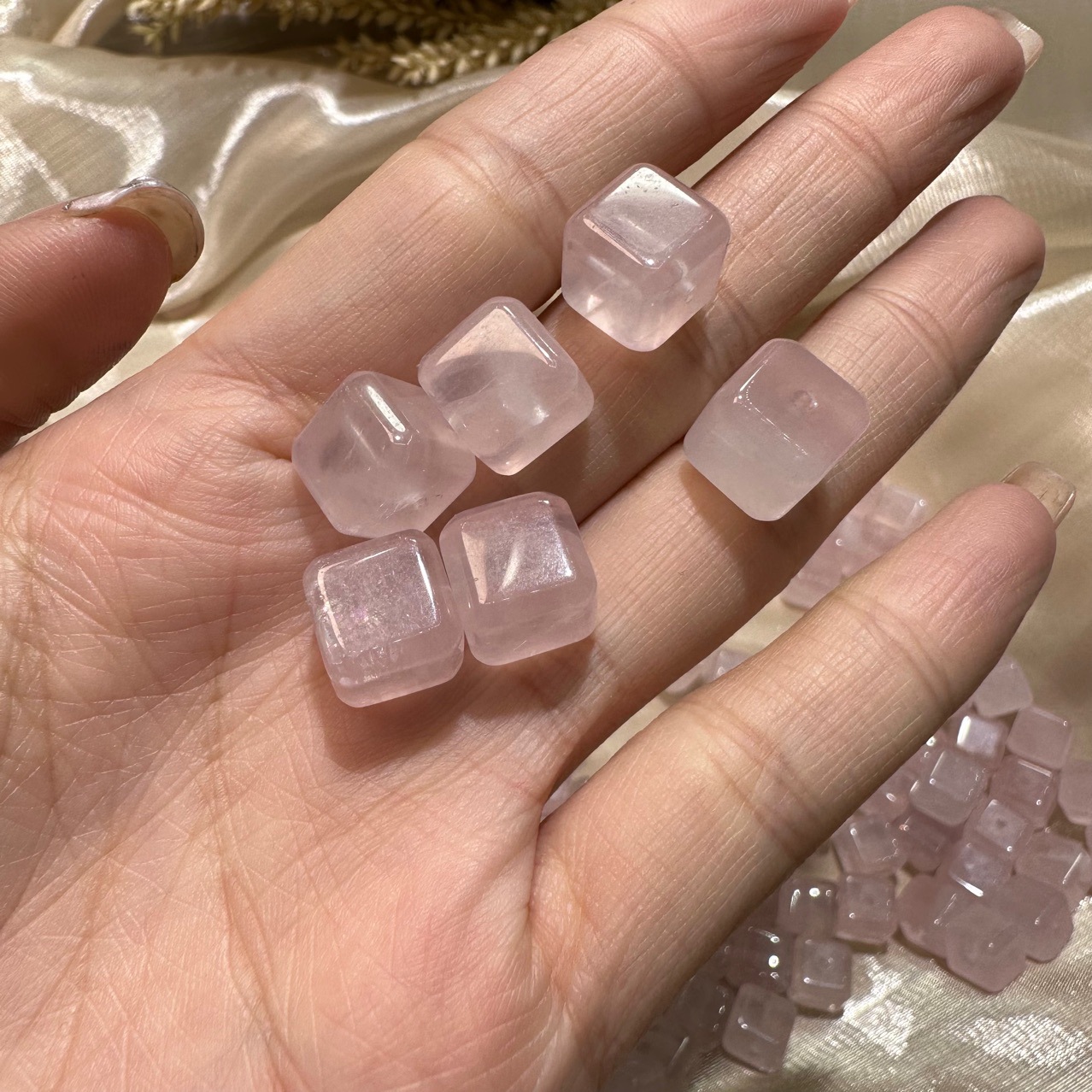 原矿粉晶立方体粉晶散珠厂家直销DIY可批发