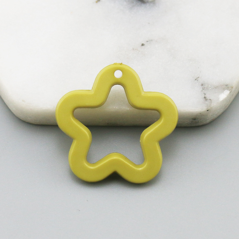 Color estrella de cinco puntas llavero acrílico colgante dopamina accesorios de joyería 30mm flor en forma de ciruela material