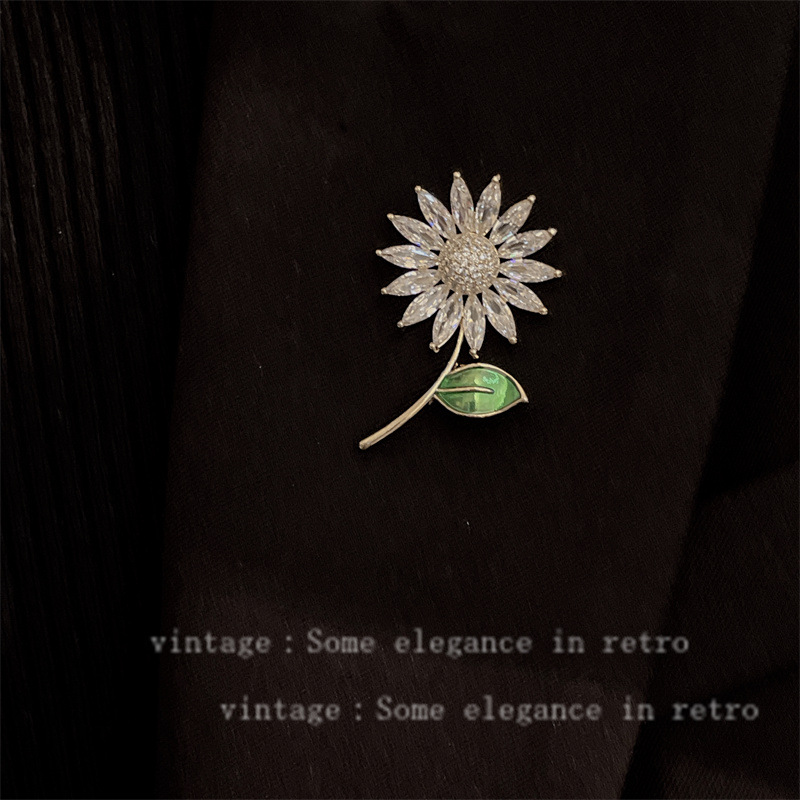 Sophisticated fresh high-end design elegant universal brooch with…
