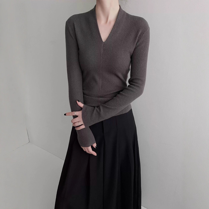 High-End V Neck Knitted Bottoming Shirt for Women, Autumn and Winter Thickeneded and Super Nice Early Autumn Korean Style Chic Top