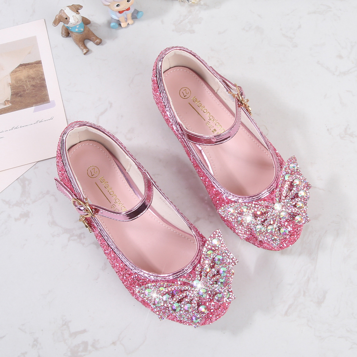 Butterfly Flower Boy zapatos nuevos zapatos de cuero de niñas zapatos princesas con copo de nieve zapatos de dibujos animados para niños al por mayor