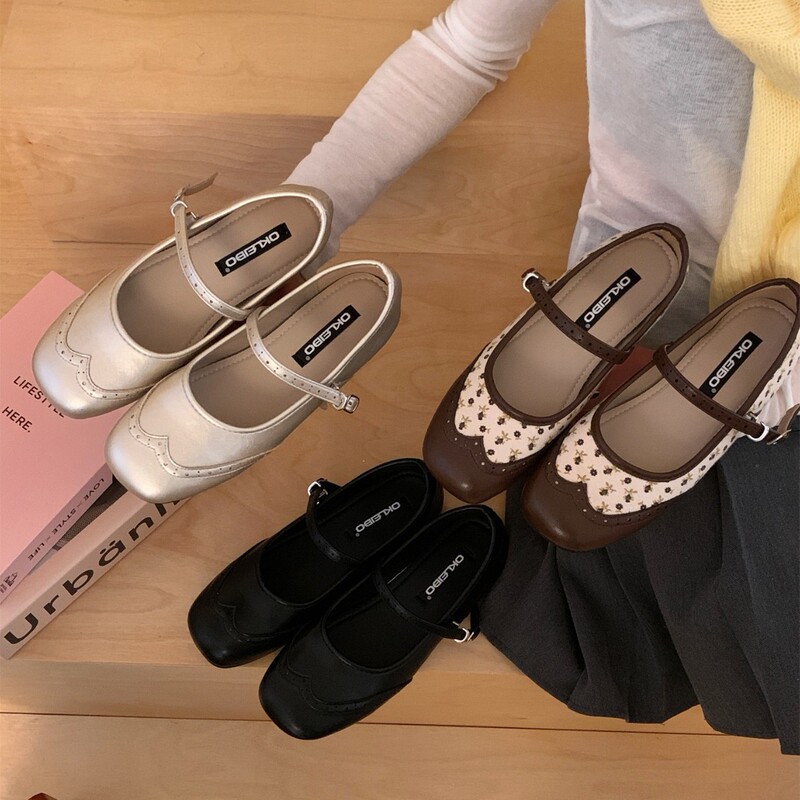 2026 New Retro French-Style Leather Shoes, Fashionable Brogue Design, Cute and Sweet, Suitable for Pairing with Dresses, Mary Jane Shoes