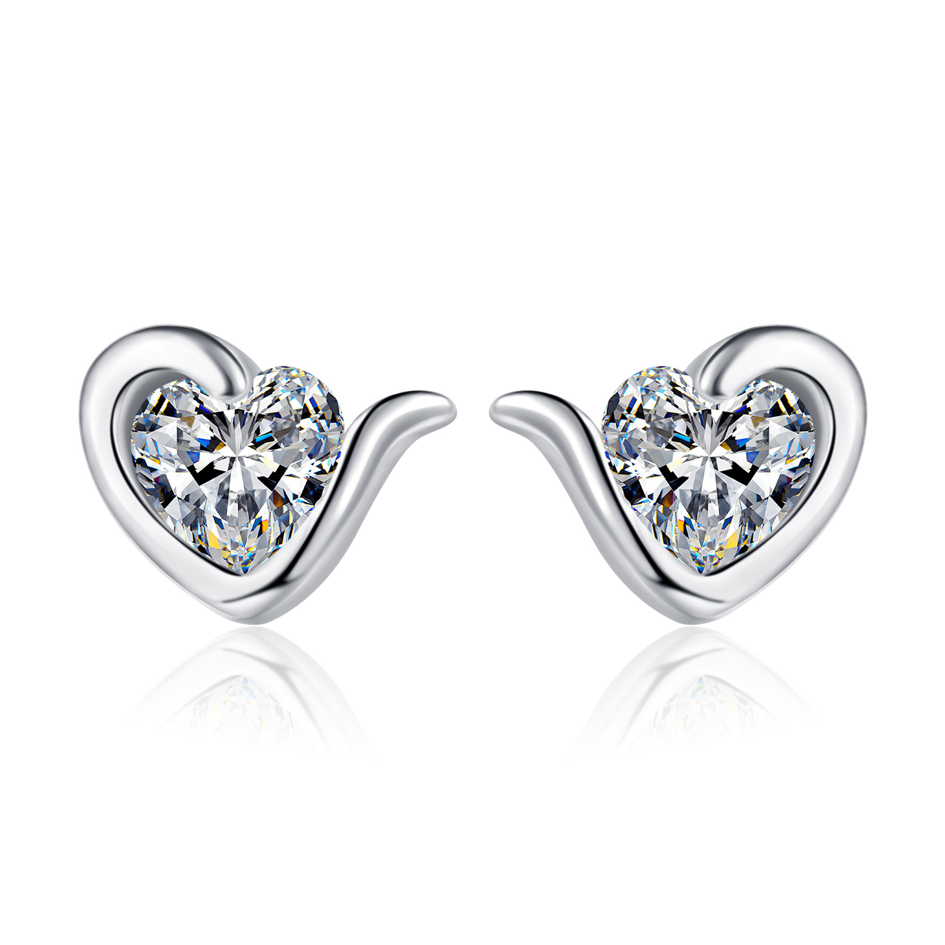 Pendientes de aro en plata de ley con moissanita en forma corazón_voghion.com