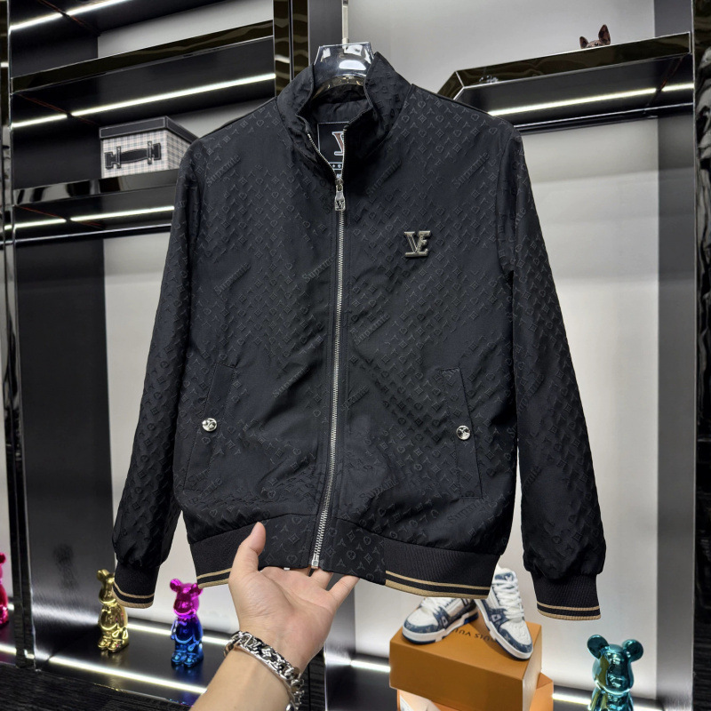 European high-end 2026 spring and autumn new men's stand-up collar jacket, fashionable casual outerwear, trendy and stylish men's coat European high-end 2026 spring and autumn new men's stand-up collar jacket, fashionable casual outerwear, trendy and stylish men's coat